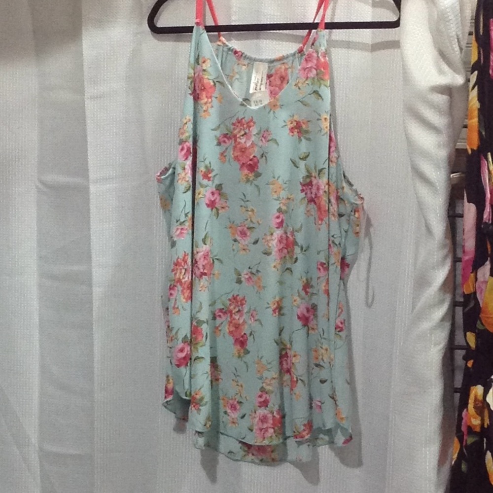 Floral roses top